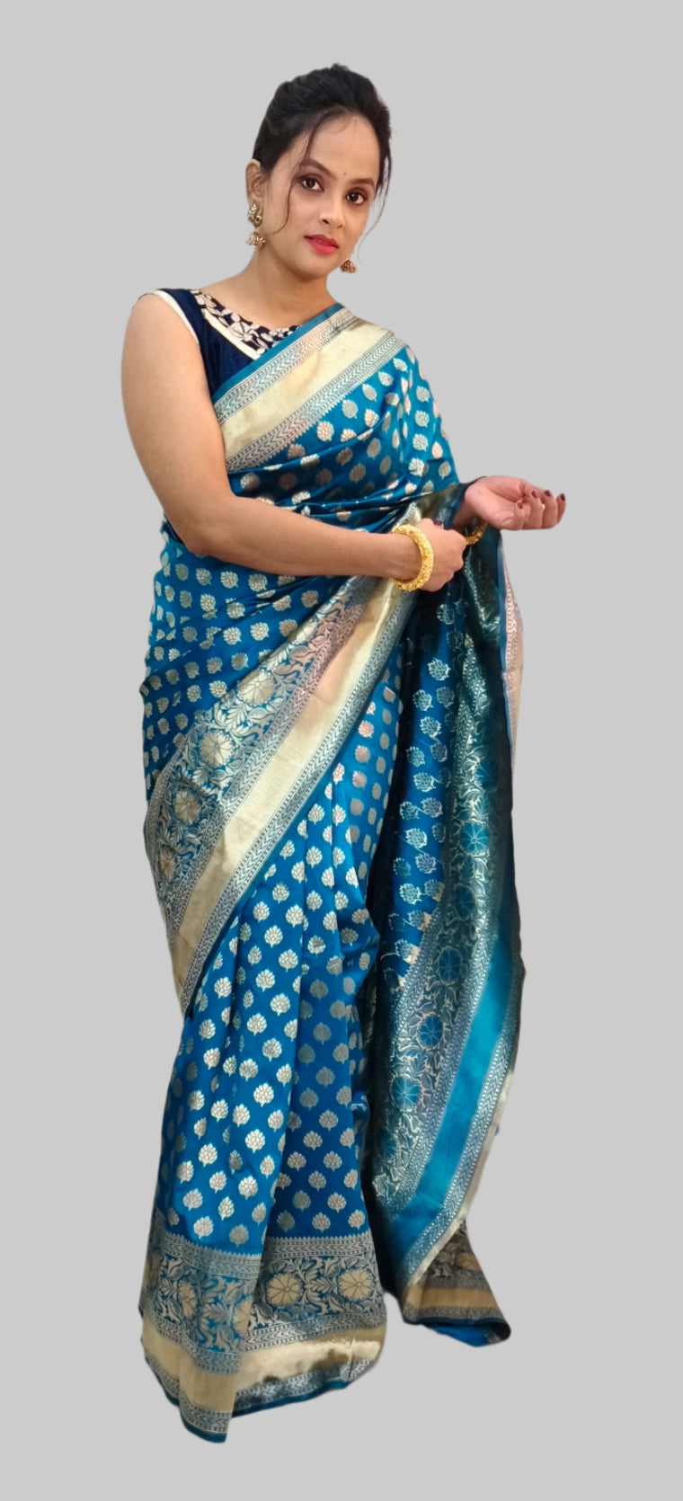 Kanchipuram Silk Saree with Zari Woven Floral Jacquard Work