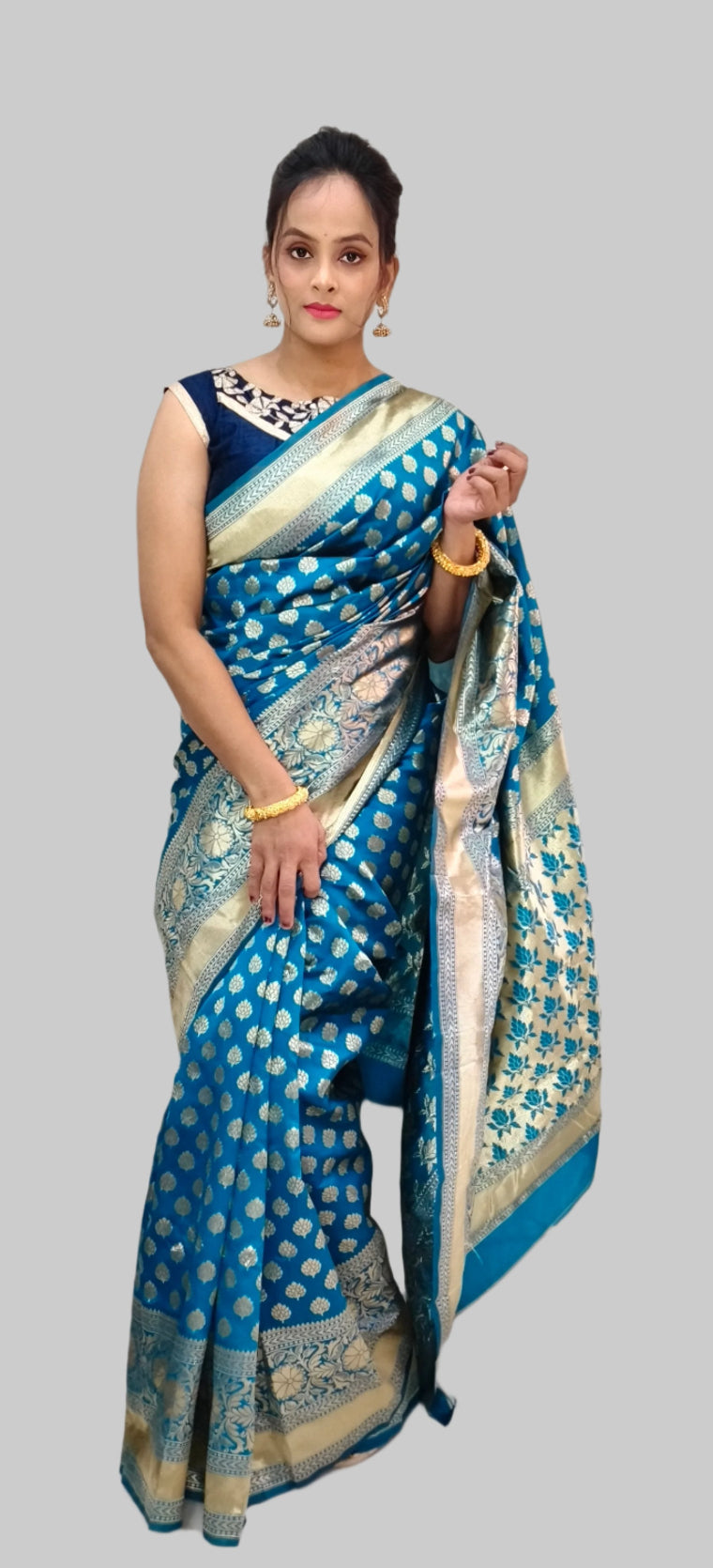 Kanchipuram Silk Saree with Zari Woven Floral Jacquard Work