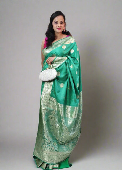 Exquisite Silk Saree with Intricate Full Zari Work